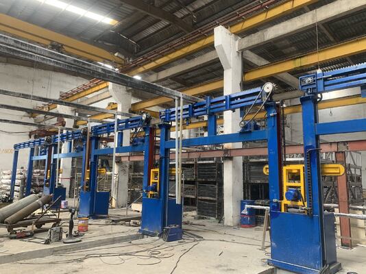Bon prix Ligne d'anodisation semi-automatique en aluminium de capacité 1200T/M avec une longueur de profil de 6500 mm en ligne