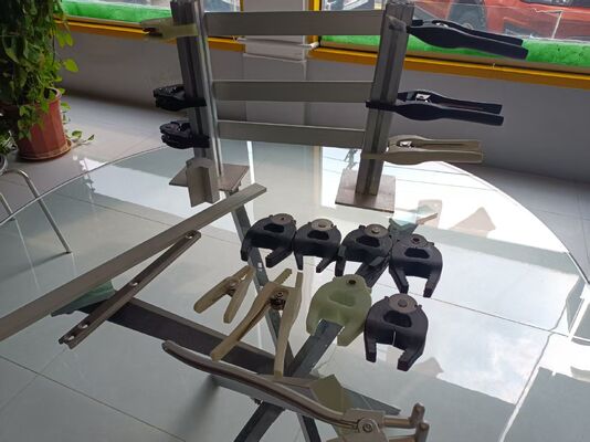 Harga bagus Stable Clamping Acid-Resistant Anodizing Line Clamps and Fixtures with Custom Jaw Opening On line